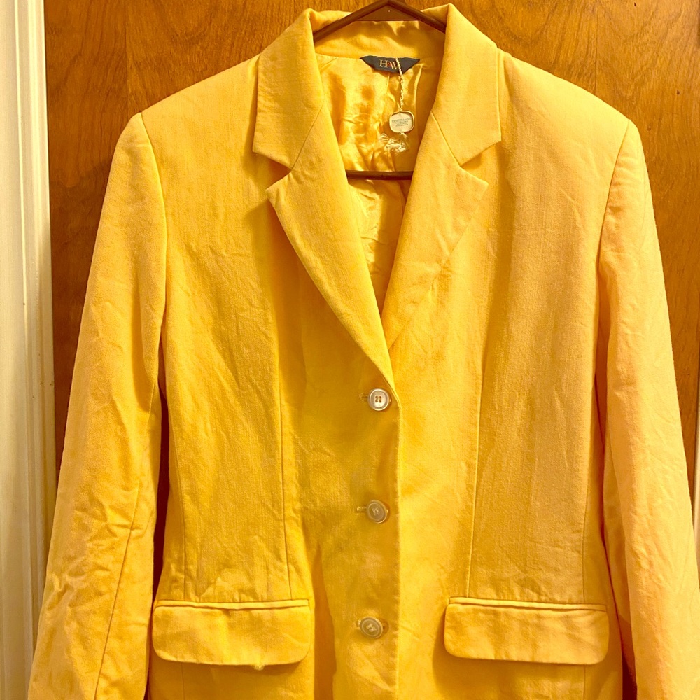 Ladies Yellow Gold Blazer size 8